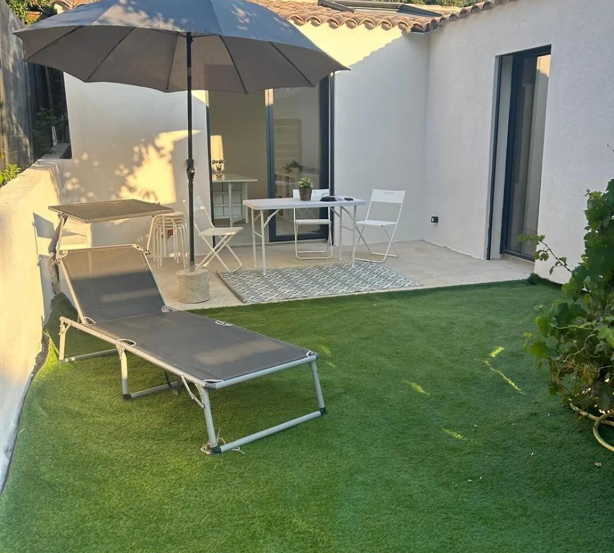 Maison Moderne Jardin Piscine Et Parking Prives, Pres D'Aix Centre Venelles 0*,