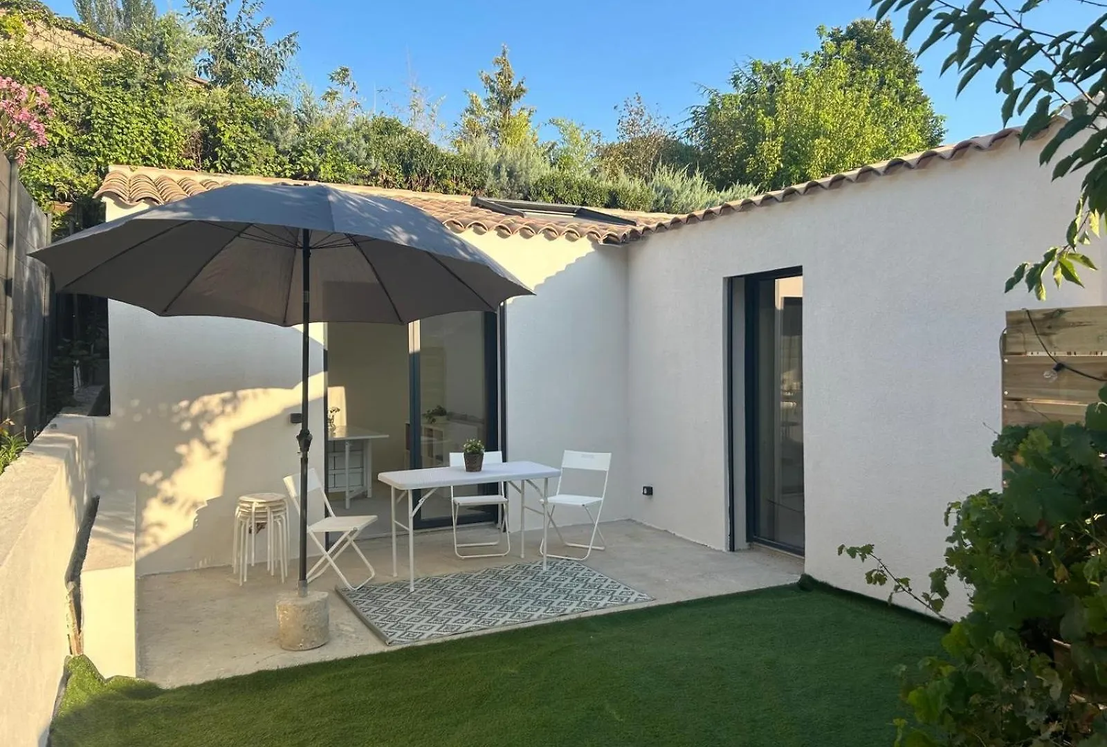 Maison Moderne Jardin Piscine Et Parking Prives, Pres D'Aix Centre Venelles 0*,