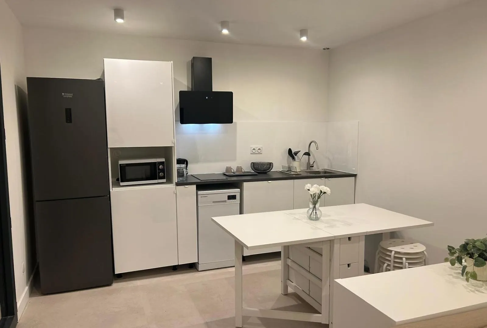 Maison Moderne Jardin Piscine Et Parking Prives, Pres D'Aix Centre Venelles 0*,